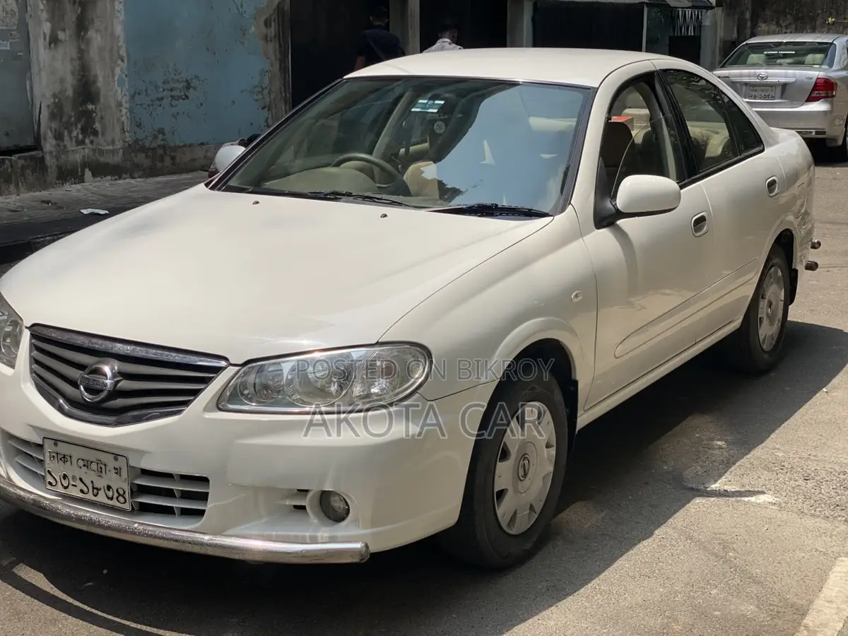 Nissan Sunny 2011