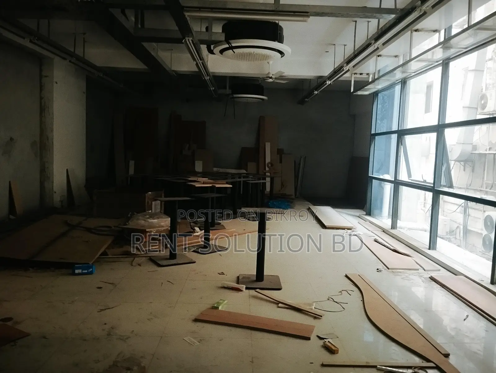 Restaurant showroom office space 4000 sqft