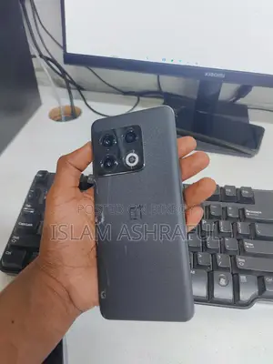 OnePlus 10 Pro . (Used)
