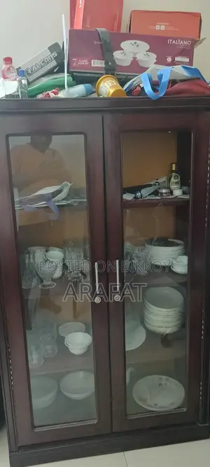 Small Almirah, Showcase, Mirror Cabinet made of 100% Mahogany Wood