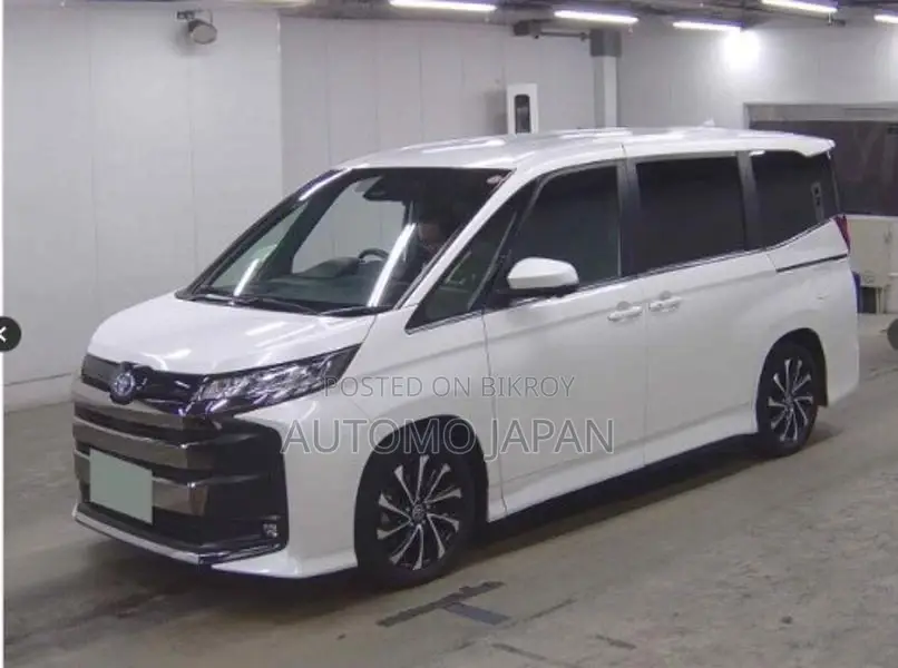 Toyota Noah SZ Full Load 2023