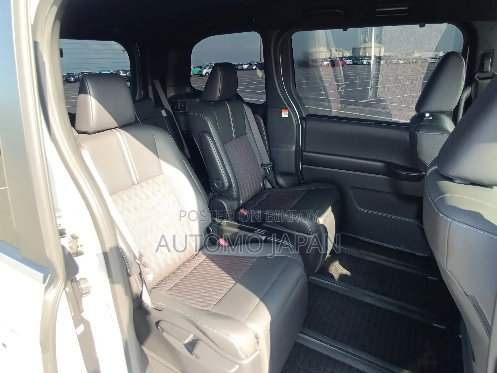 Toyota Noah SZ Full Load 2023