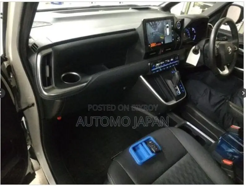 Toyota Noah SZ Full Load 2023