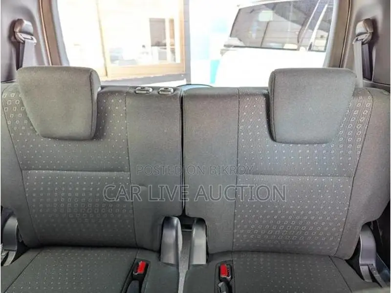 Toyota Noah Hybrid G 2021