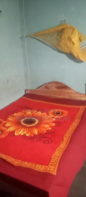 ব্যাবহৃত চৌকী খাট বিক্রয় হবে।
