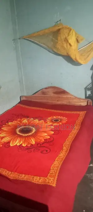 ব্যাবহৃত চৌকী খাট বিক্রয় হবে।