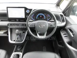Toyota Noah 2022