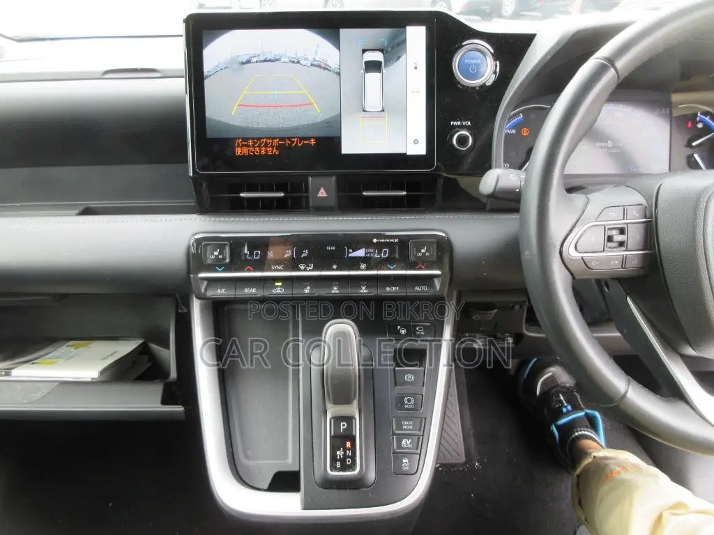 Toyota Noah 2022