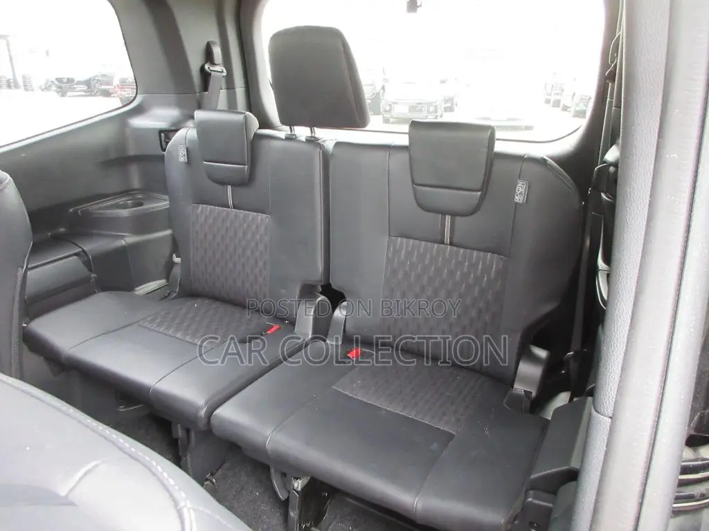 Toyota Noah 2022