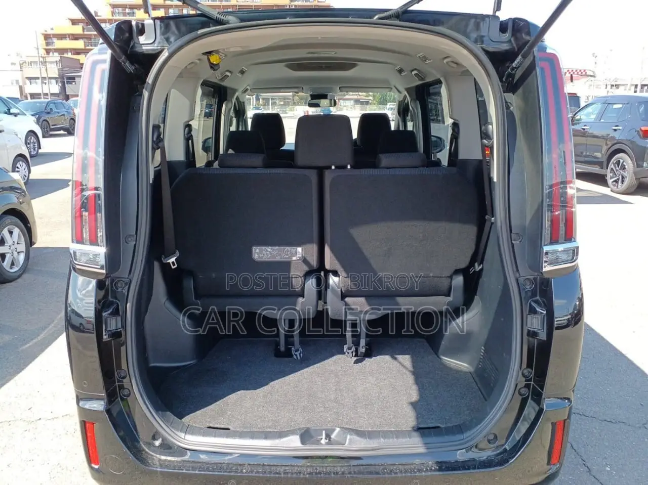 Toyota Noah 2022