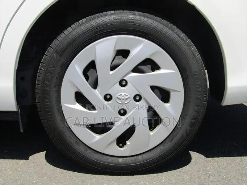 Toyota Fielder Hybrid EX pre order 2021