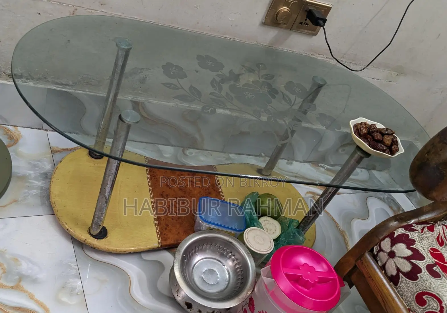 টি টেবিল