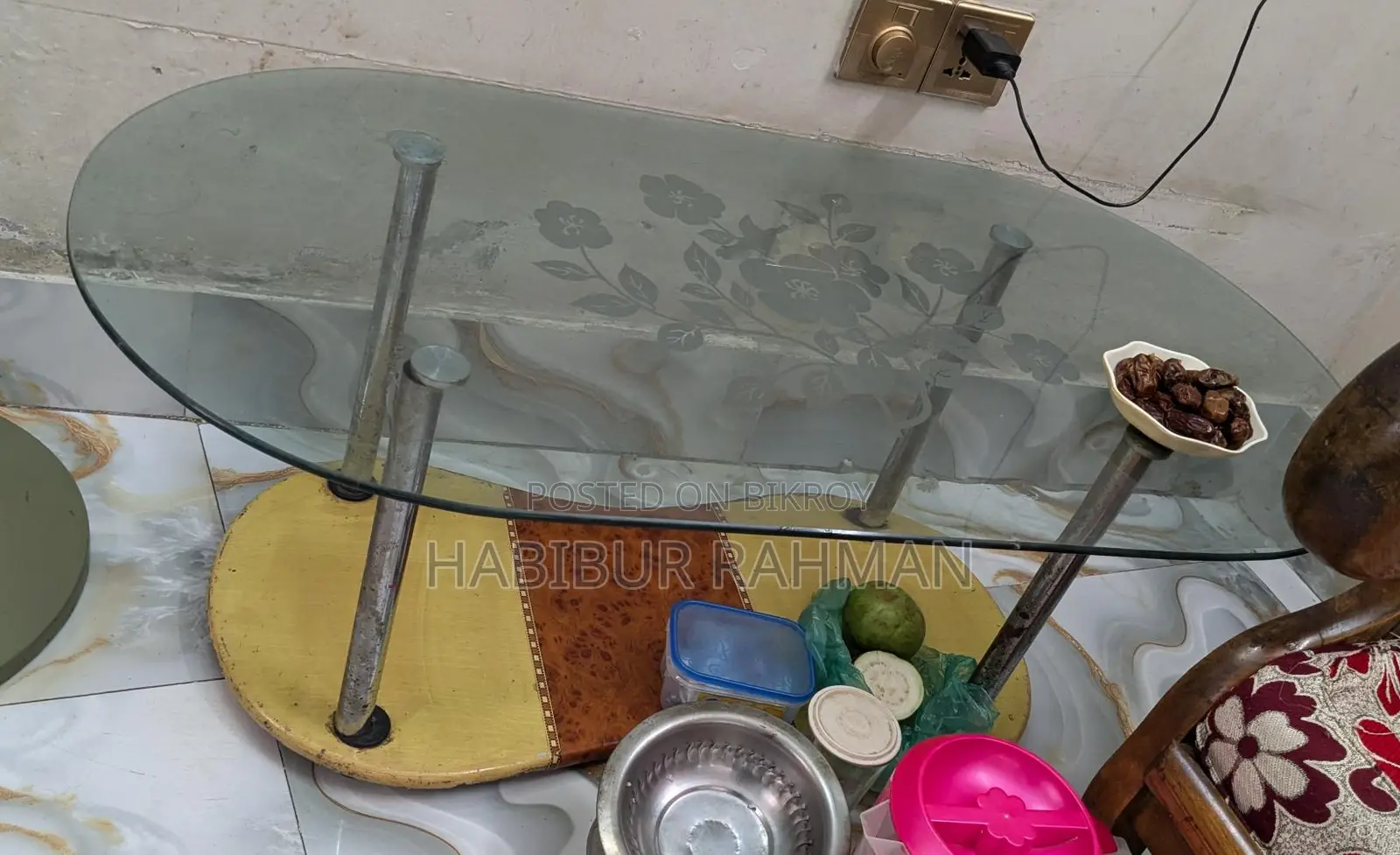 টি টেবিল