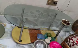টি টেবিল