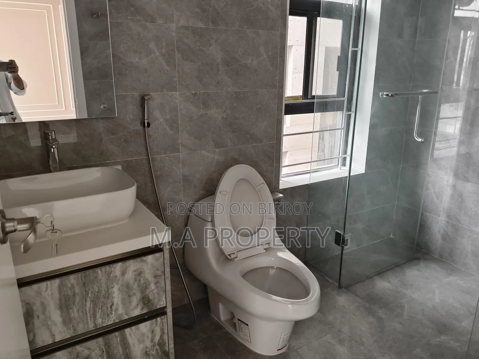Rent Apartment full Furnishes 4-Bedroom 3700sqft Gulshan North