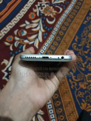 Apple iPhone 6S . (Used)