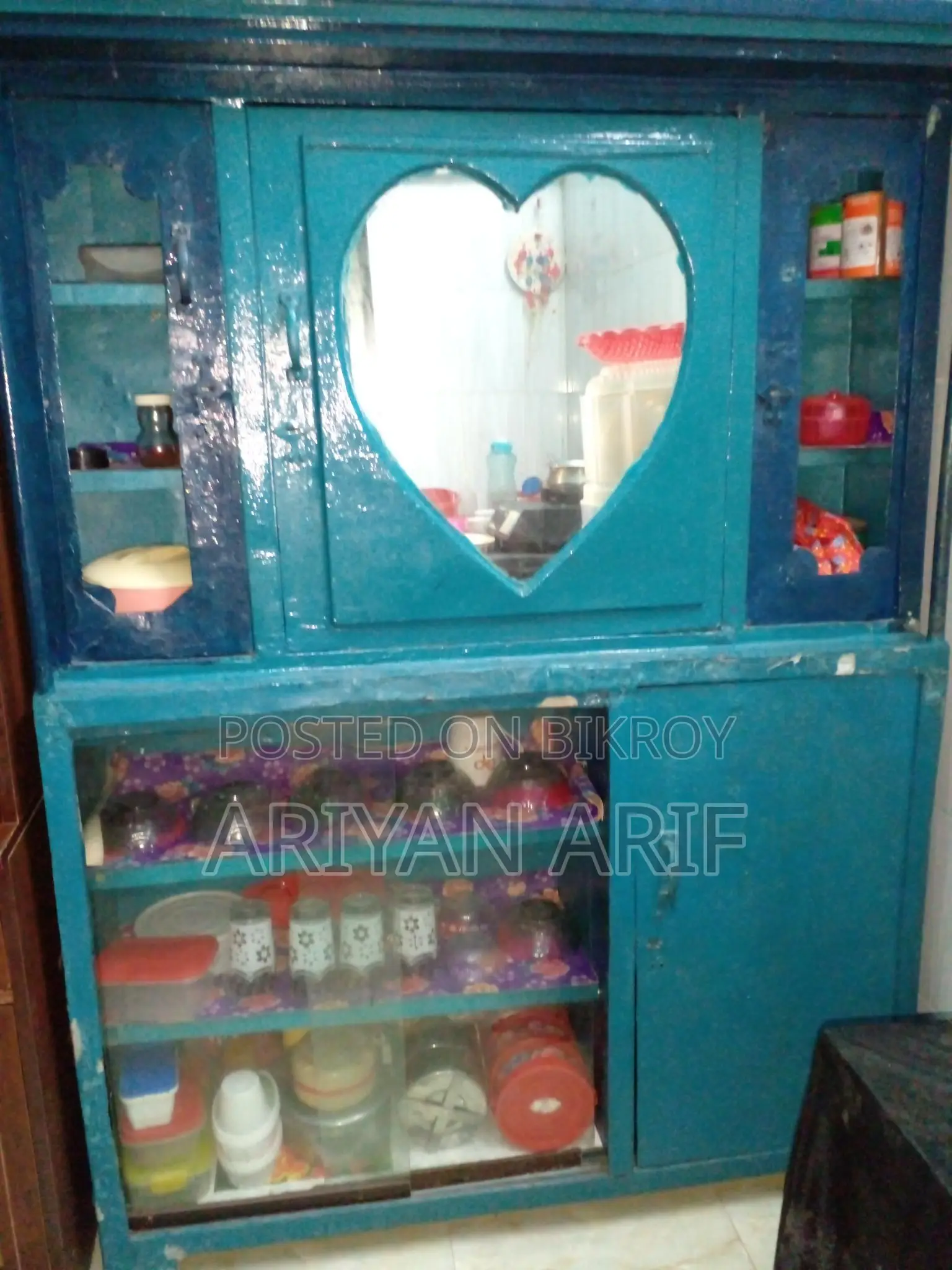 শোকেস বিক্রি