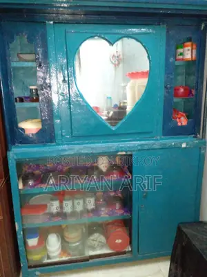শোকেস বিক্রি