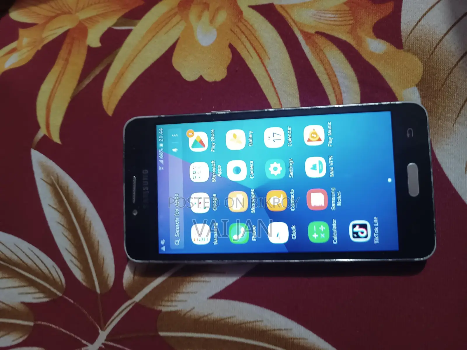 Samsung Galaxy J2 . (Used)