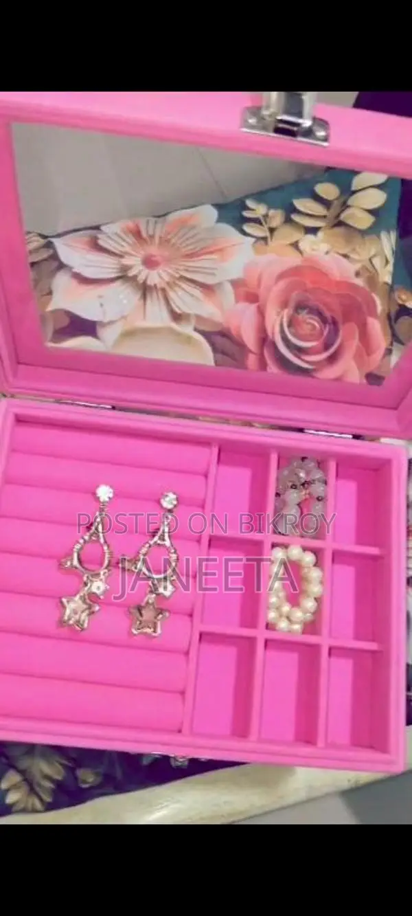 Jewellery box holder