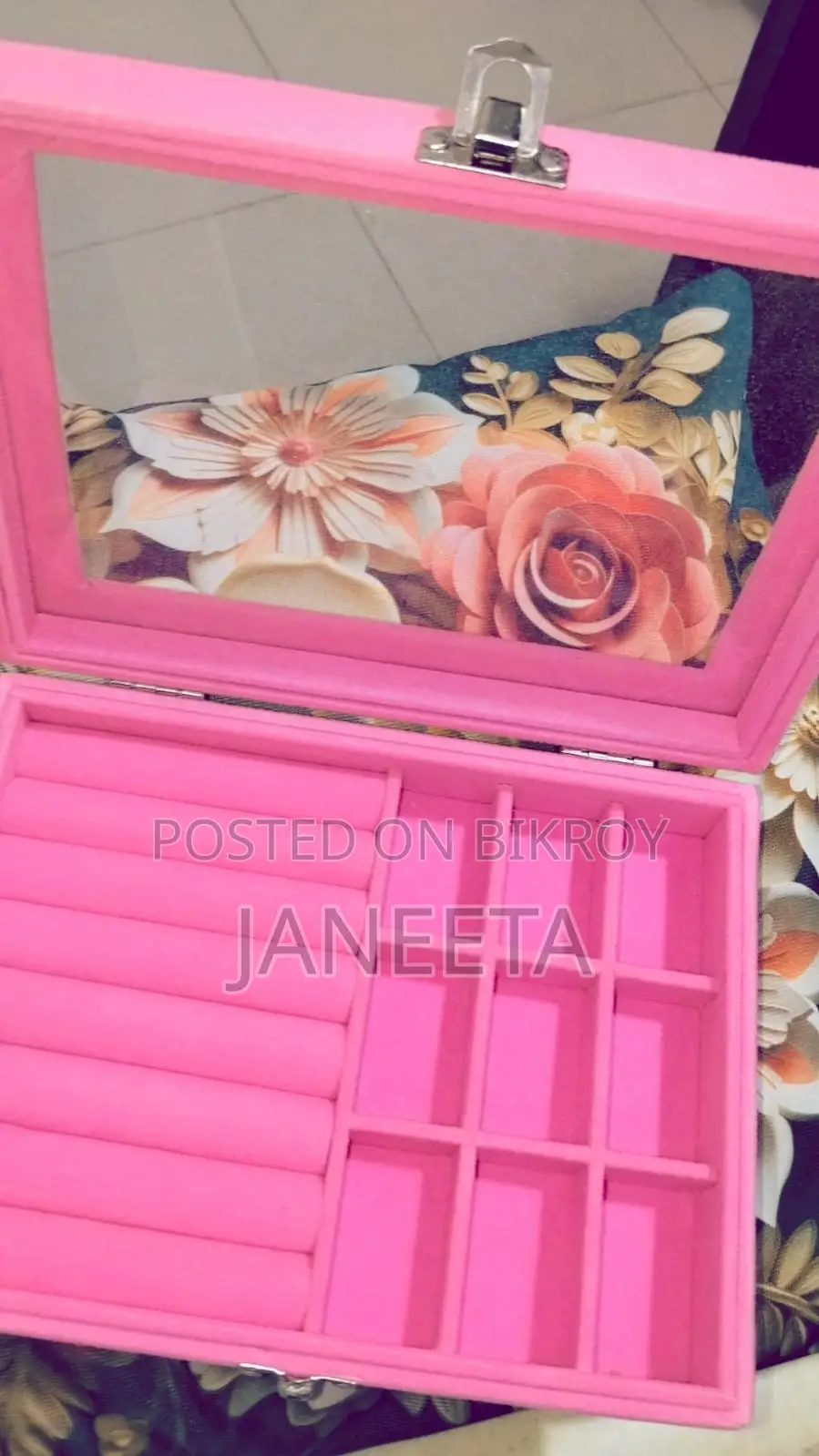Jewellery box holder