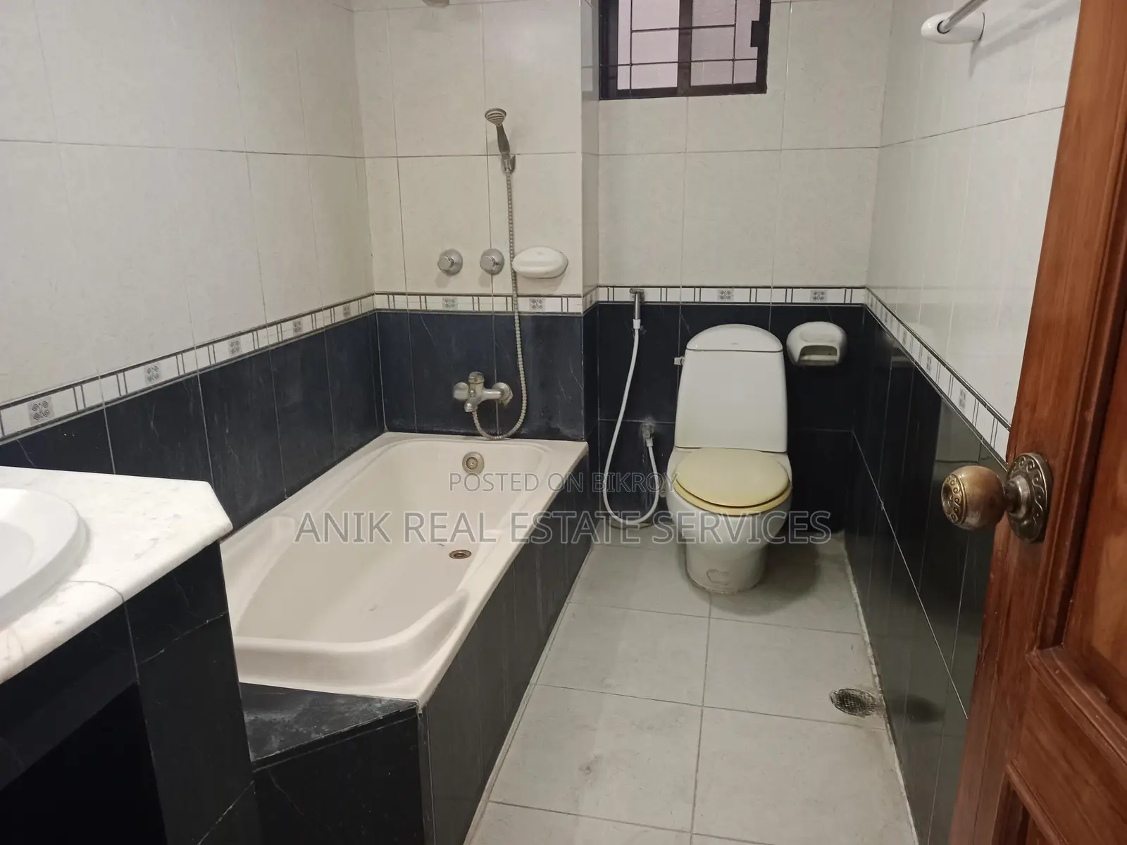 Good Quality 3 Bedroom Un Farnised Flat Rent At Gulshan 2