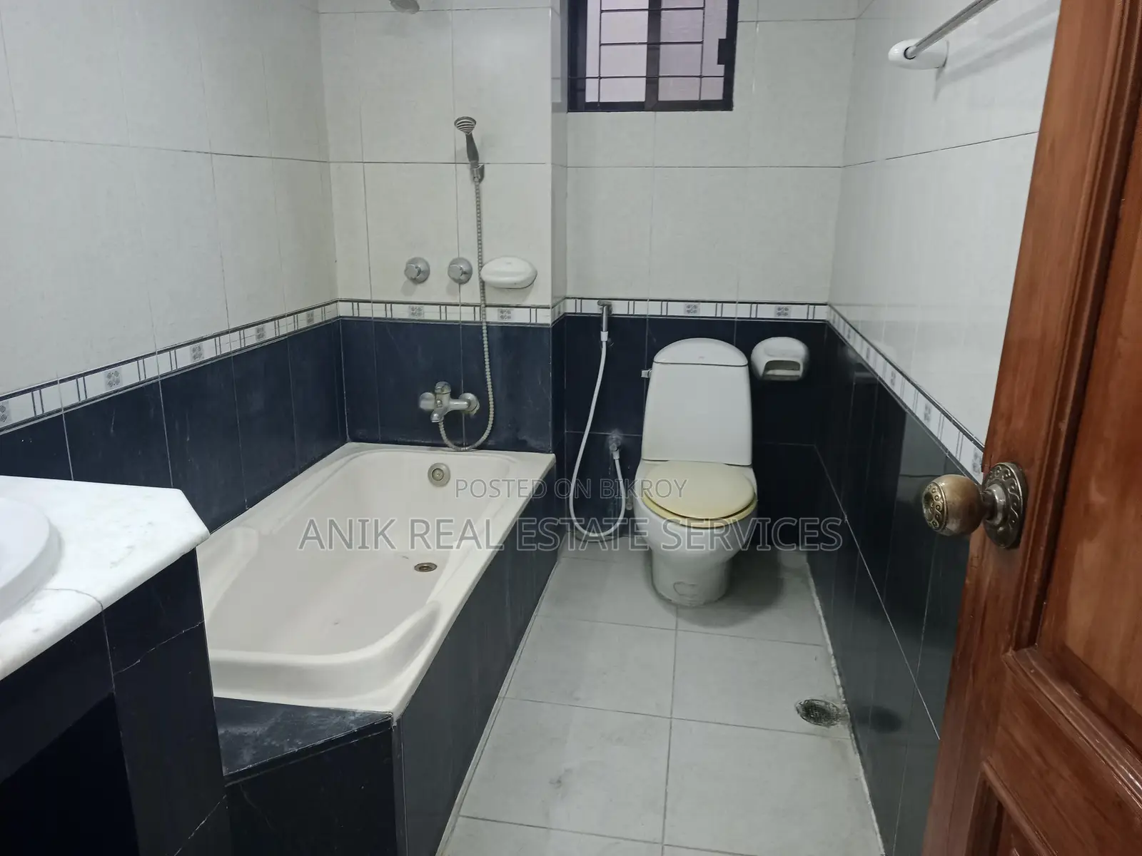 Good Quality 3 Bedroom Un Farnised Flat Rent At Gulshan 2