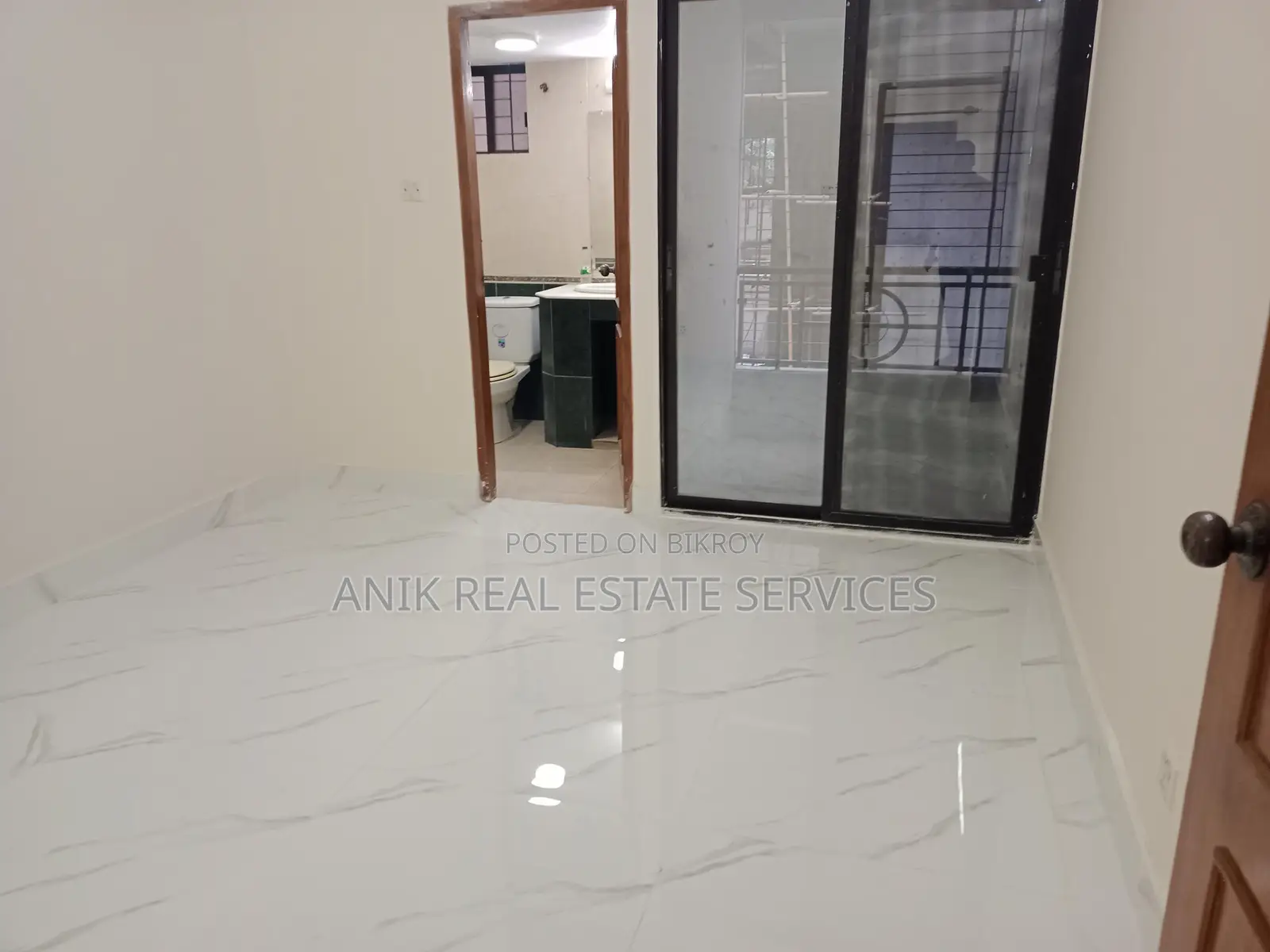 Good Quality 3 Bedroom Un Farnised Flat Rent At Gulshan 2