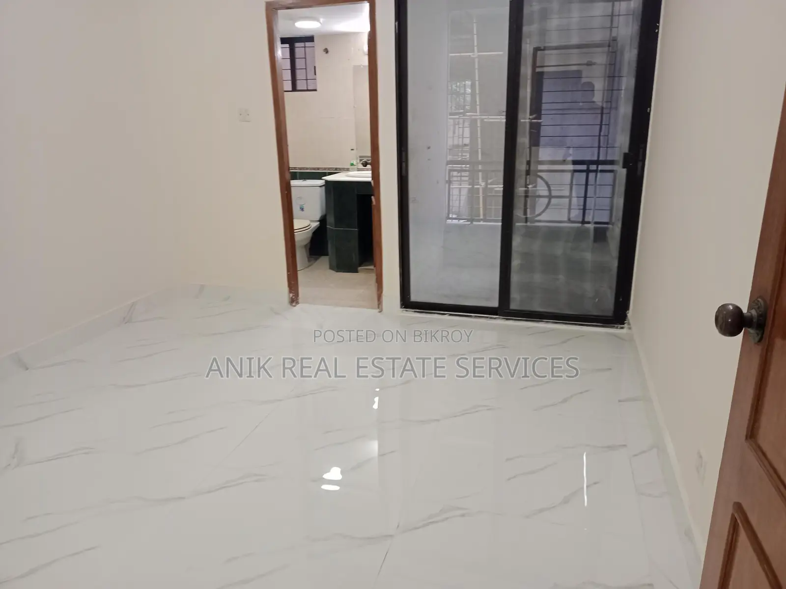 Good Quality 3 Bedroom Un Farnised Flat Rent At Gulshan 2