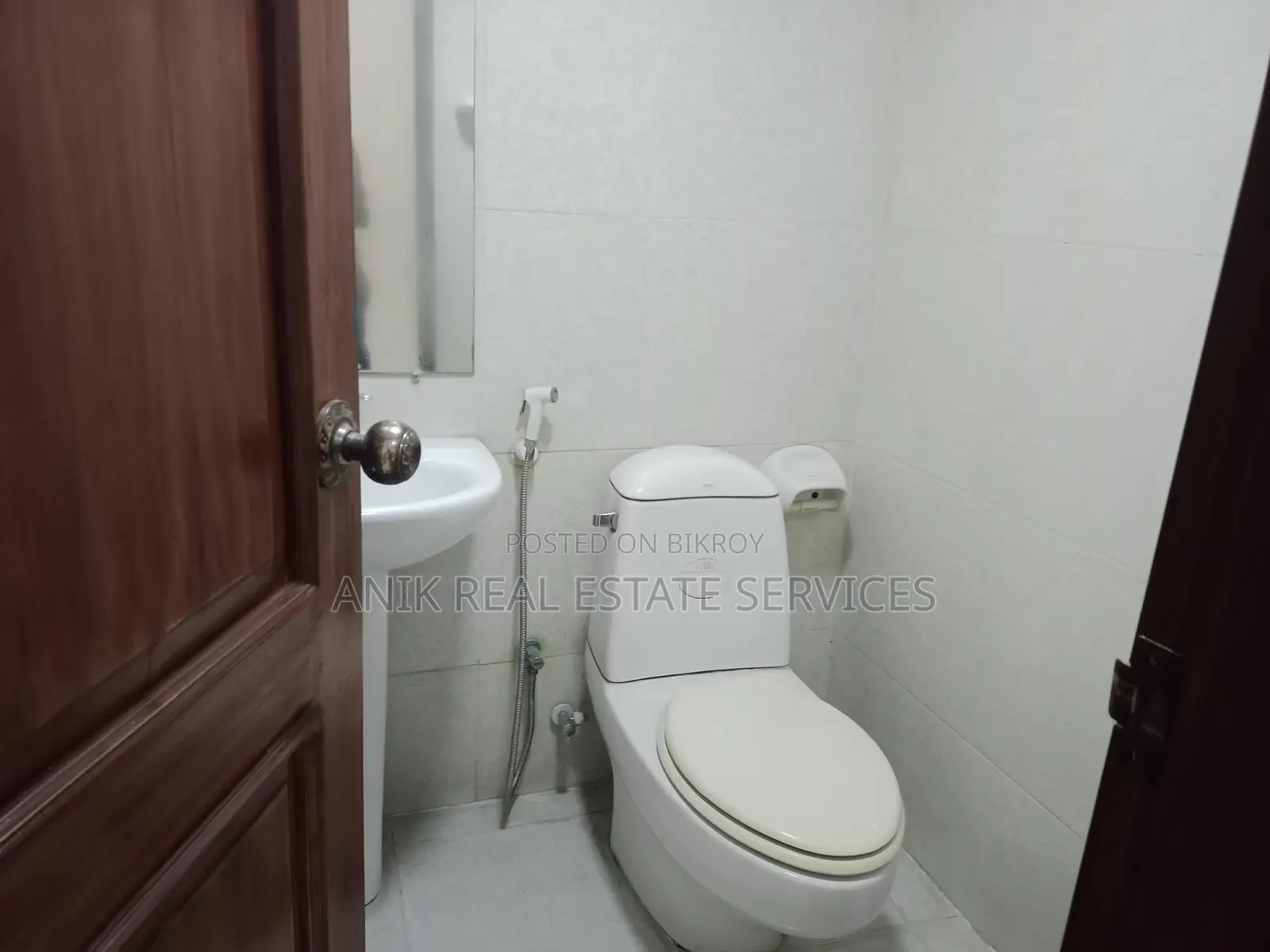 Good Quality 3 Bedroom Un Farnised Flat Rent At Gulshan 2