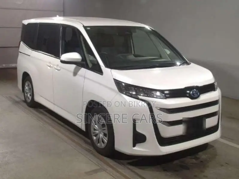 Toyota Noah X HYB 4.5 POINT 2022