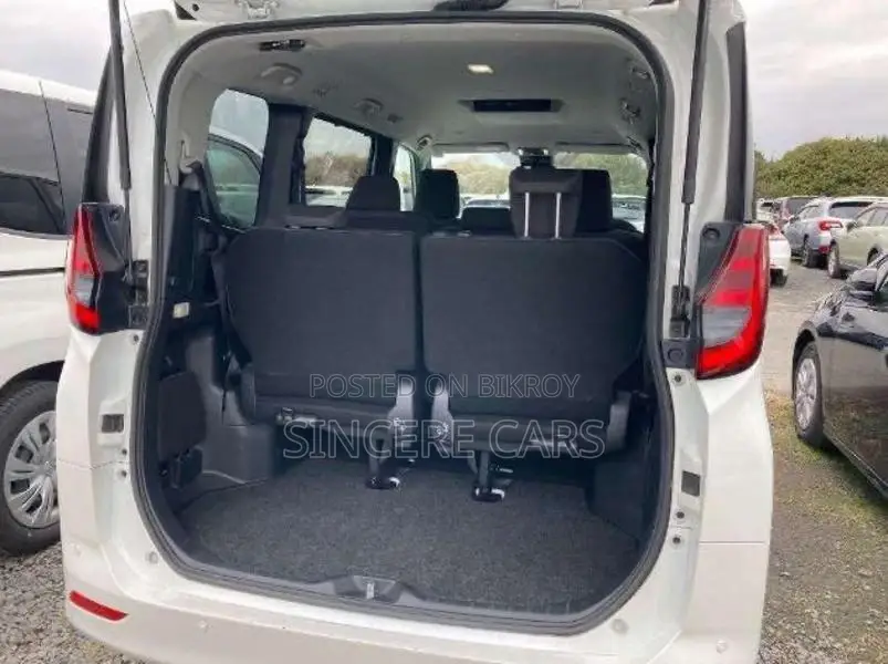 Toyota Noah X HYB 4.5 POINT 2022