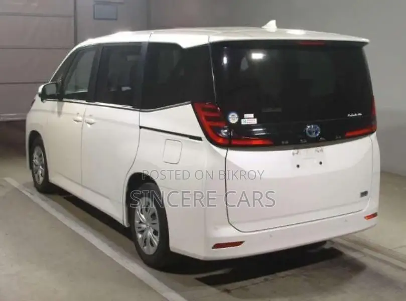 Toyota Noah X HYB 4.5 POINT 2022
