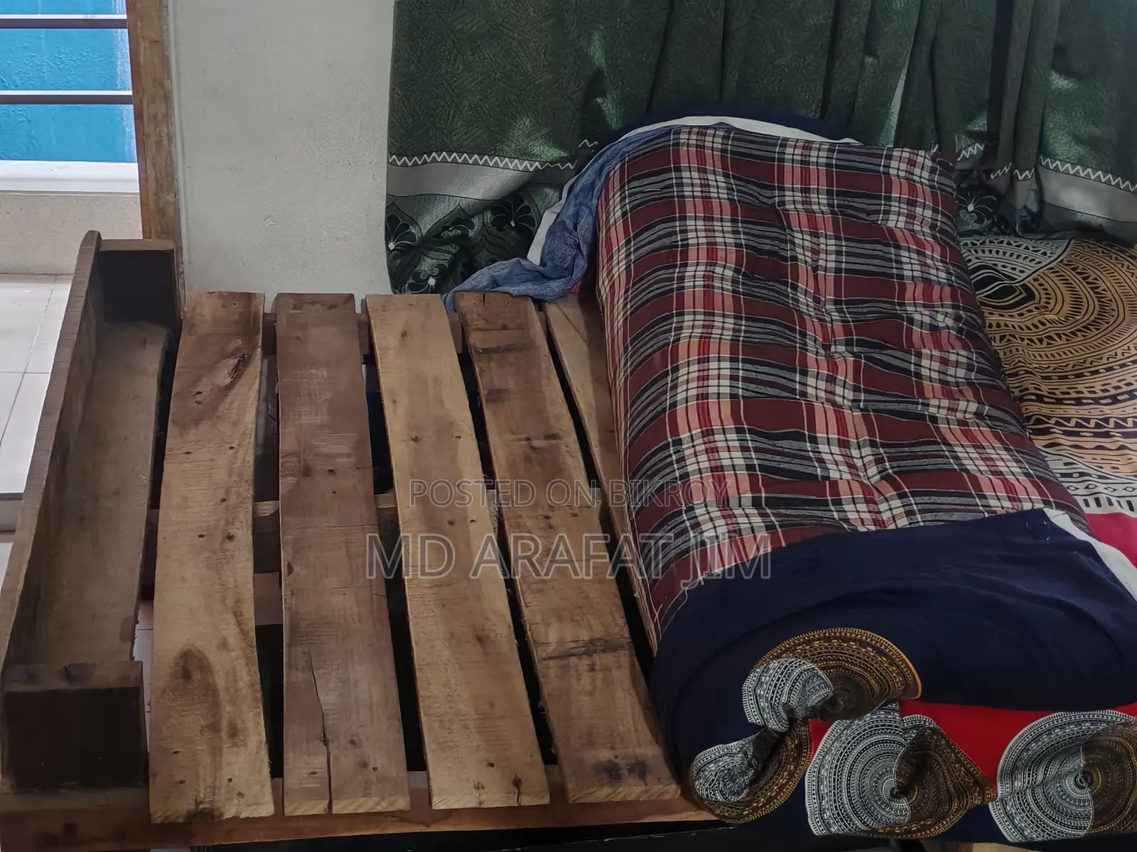 সিঙ্গেল চৌকি বিক্রয় করা হবে