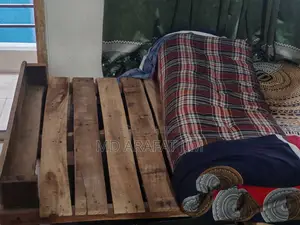 সিঙ্গেল চৌকি বিক্রয় করা হবে