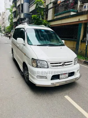 Toyota Noah All Power 2005