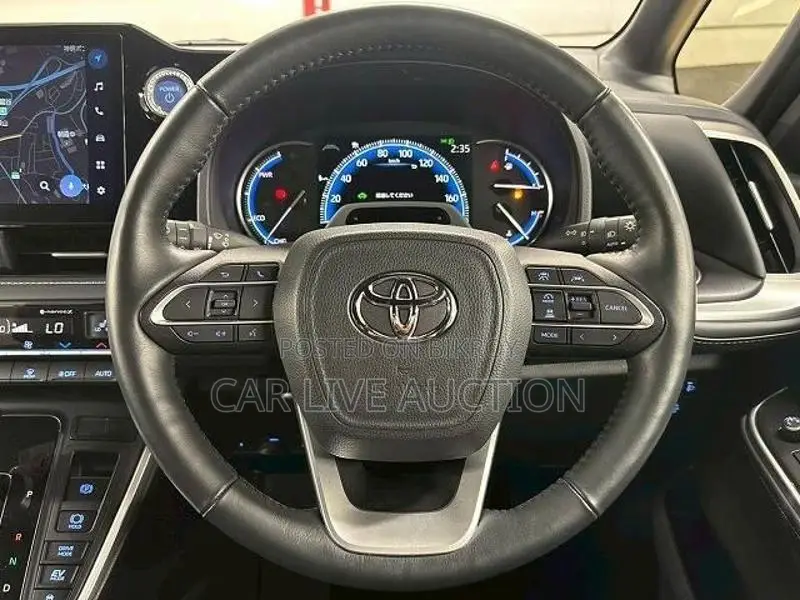 Toyota Noah Hybrid 2022