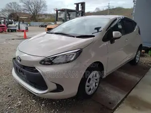 Toyota Aqua G PKG HYBRID 2021
