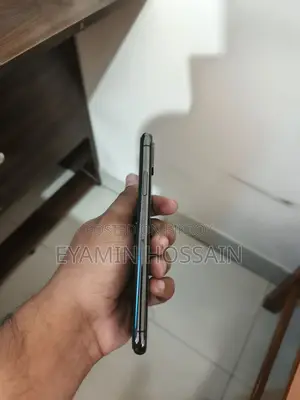 Apple iPhone XS (Used)