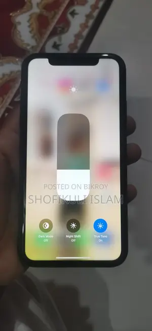 Apple iPhone XR (Used)