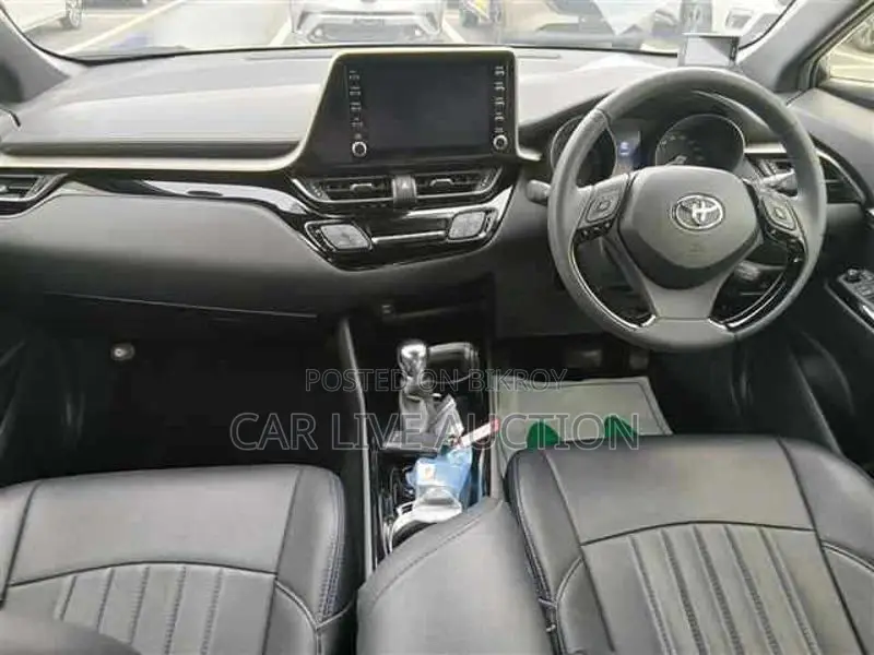 Toyota C-HR hybrid 2021