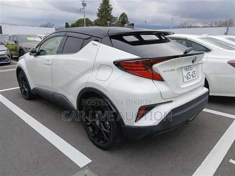 Toyota C-HR hybrid 2021