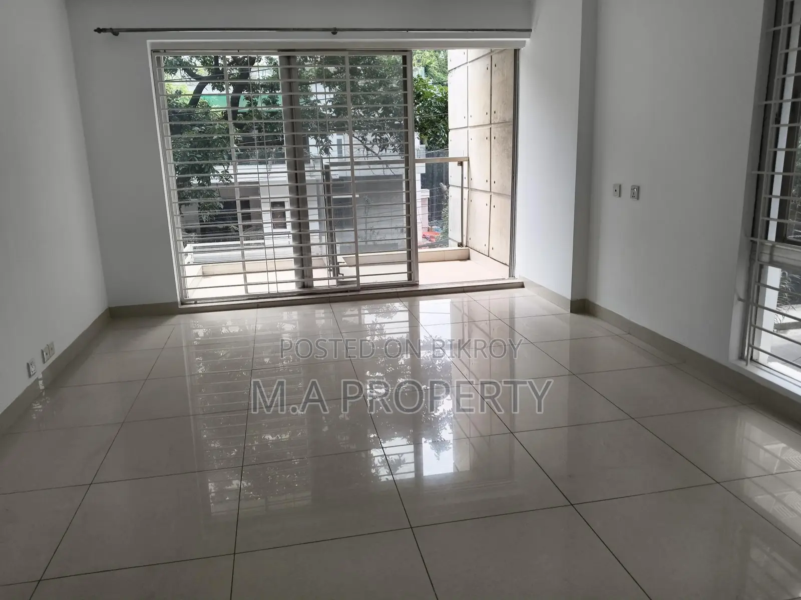 Sale flat "NAVANA"2nd floor 3-Bedroom Gulshan-2