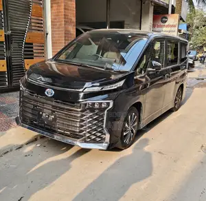Toyota Voxy hybrid sz unit 2023