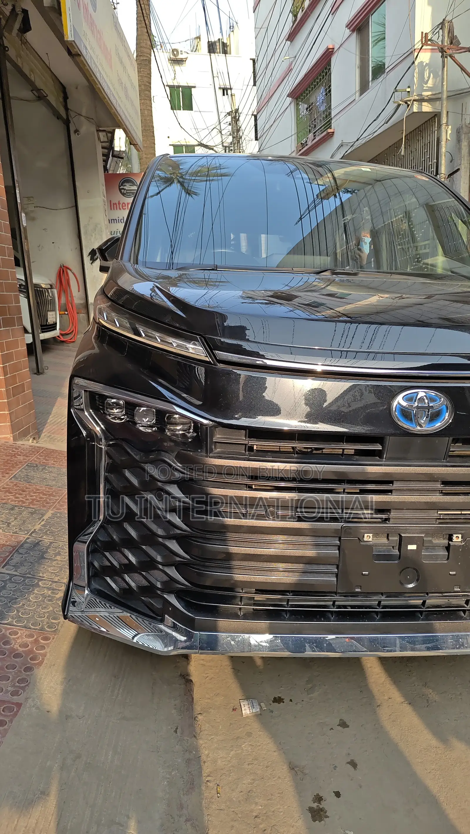Toyota Voxy hybrid sz unit 2023