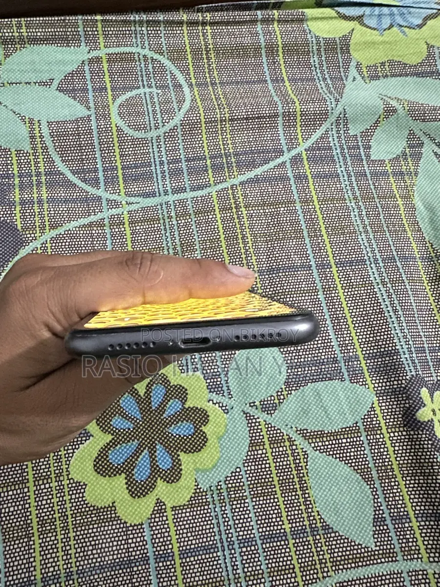 Apple iPhone 11 (Used)