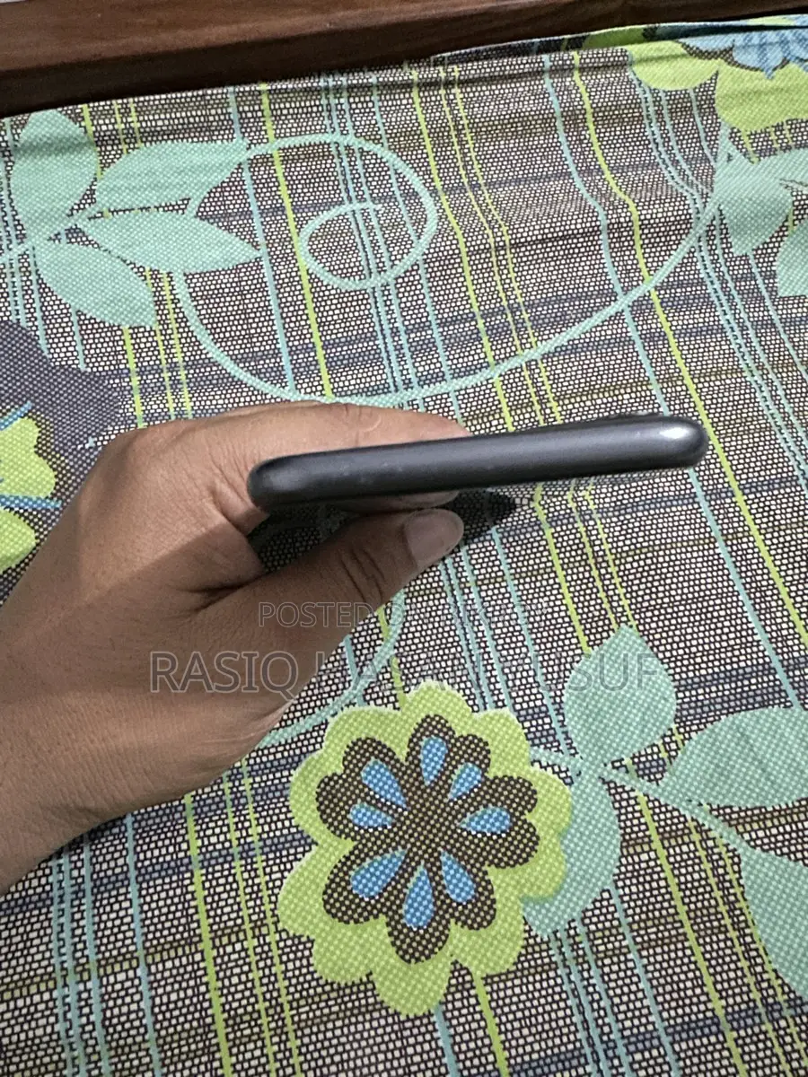 Apple iPhone 11 (Used)