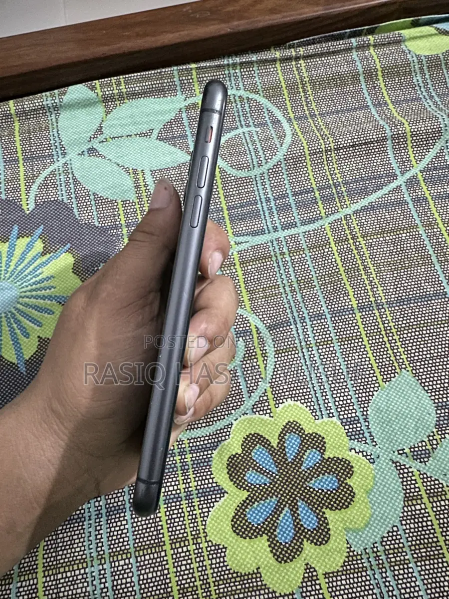 Apple iPhone 11 (Used)