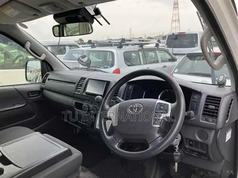 Toyota Hiace dx-package 2021