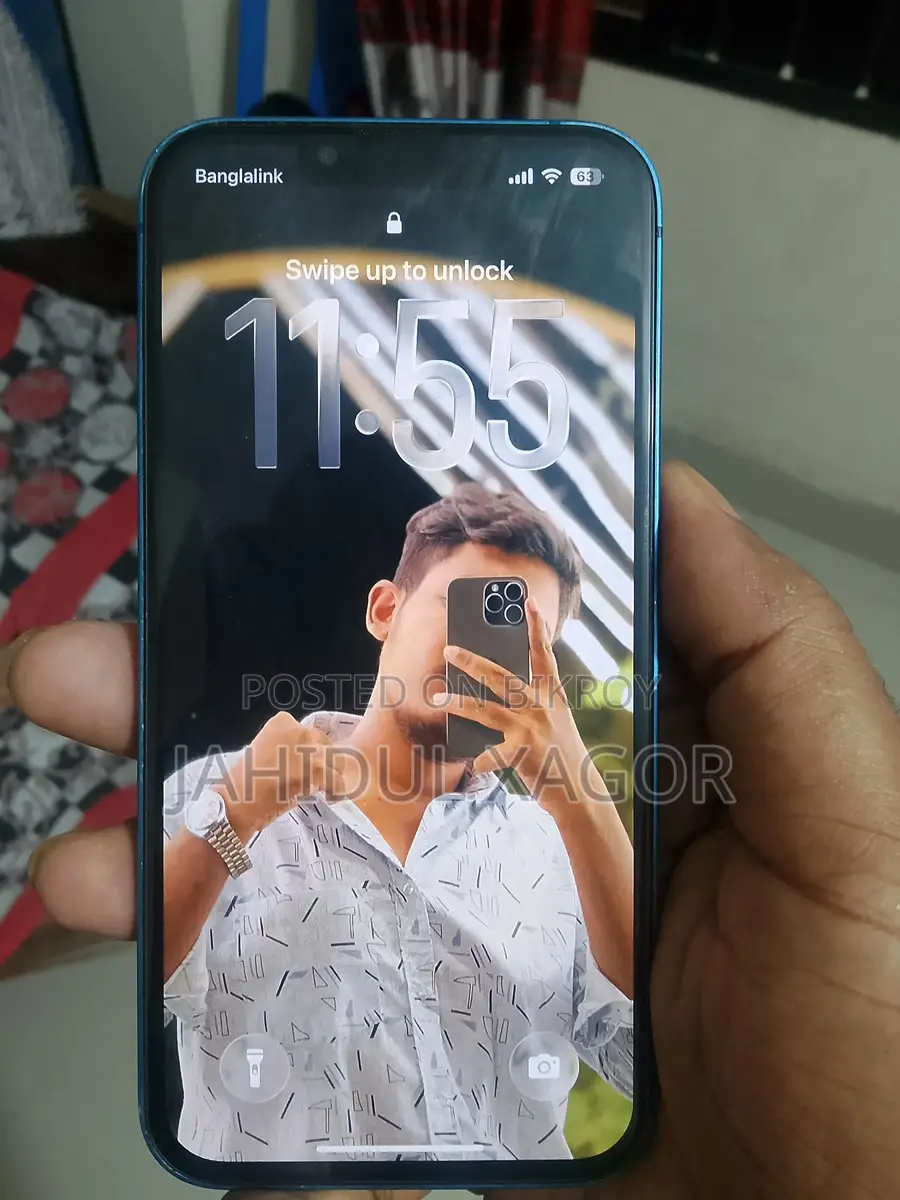 Apple iPhone 13 (Used)